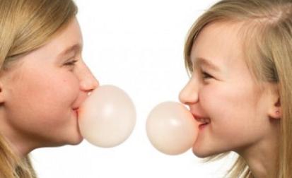 آدامس خوردن